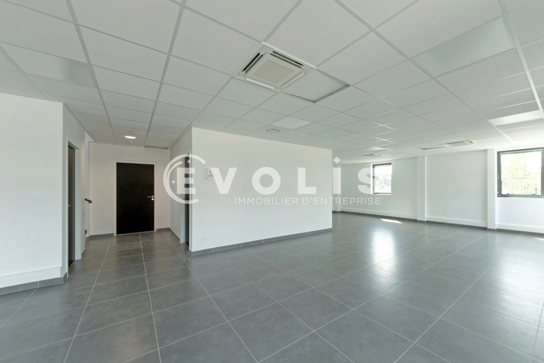 Photo 7 – location Entrepôts / activités	LIMEIL BREVANNES (94450)