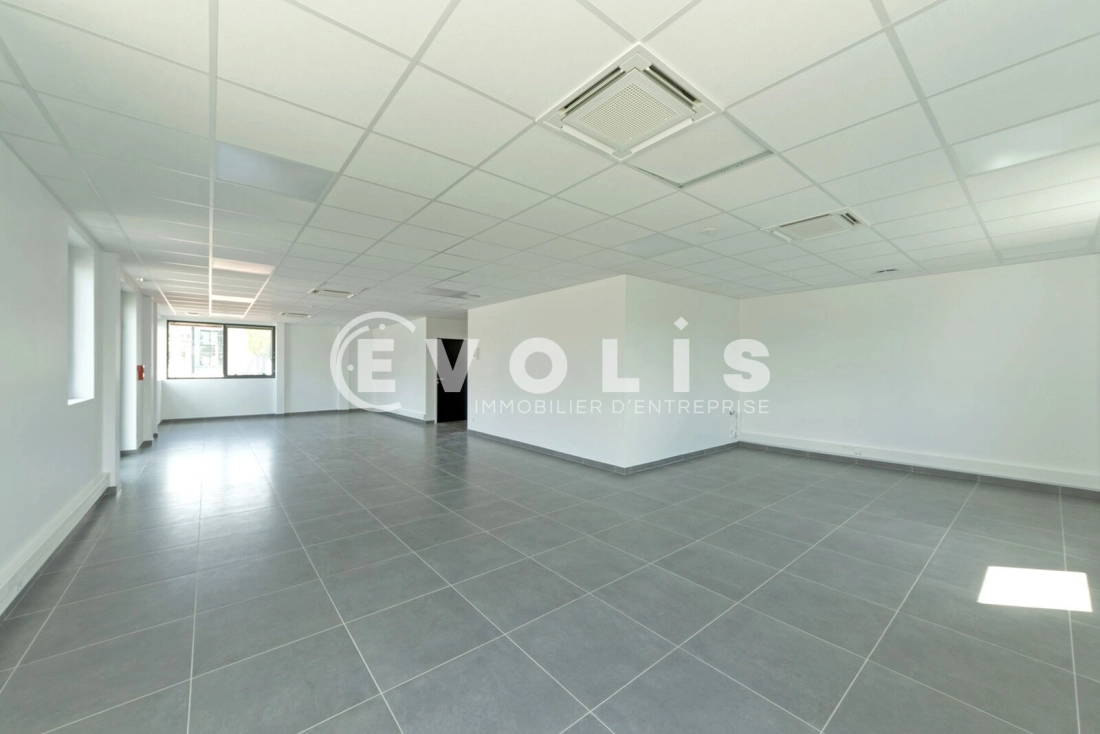 Photo 8 – location Entrepôts / activités	LIMEIL BREVANNES (94450)