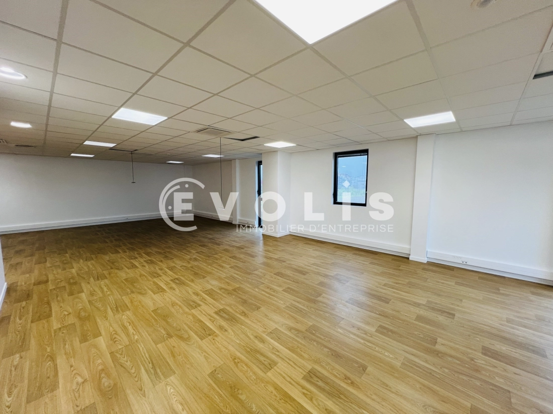 Photo 6 – location Entrepôts / activités	LIMEIL BREVANNES (94450)