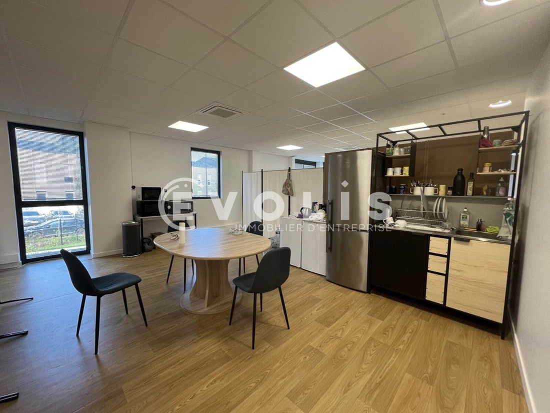 Photo 13 – location Entrepôts / activités	LIMEIL BREVANNES (94450)