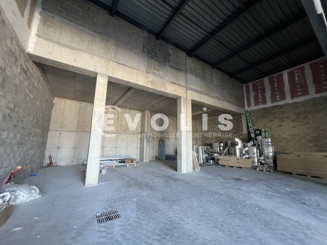 Photo 13 – location Entrepôts / activités	MONTFERMEIL (93370)