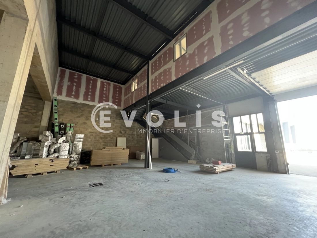 Photo 9 – location Entrepôts / activités	MONTFERMEIL (93370)