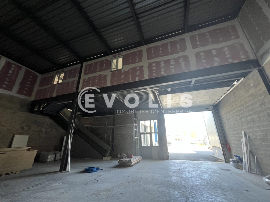Photo 5 – location Entrepôts / activités	MONTFERMEIL (93370)