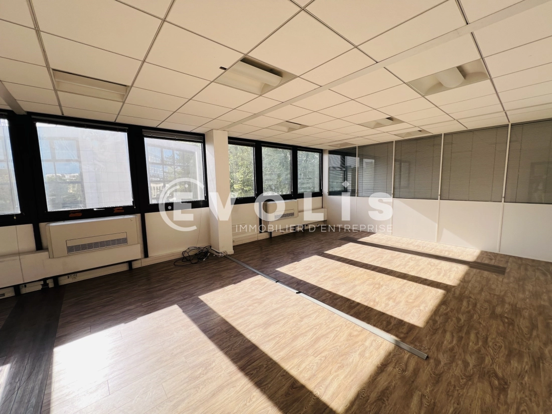 Photo 8 – location bureaux	LOGNES (77185)