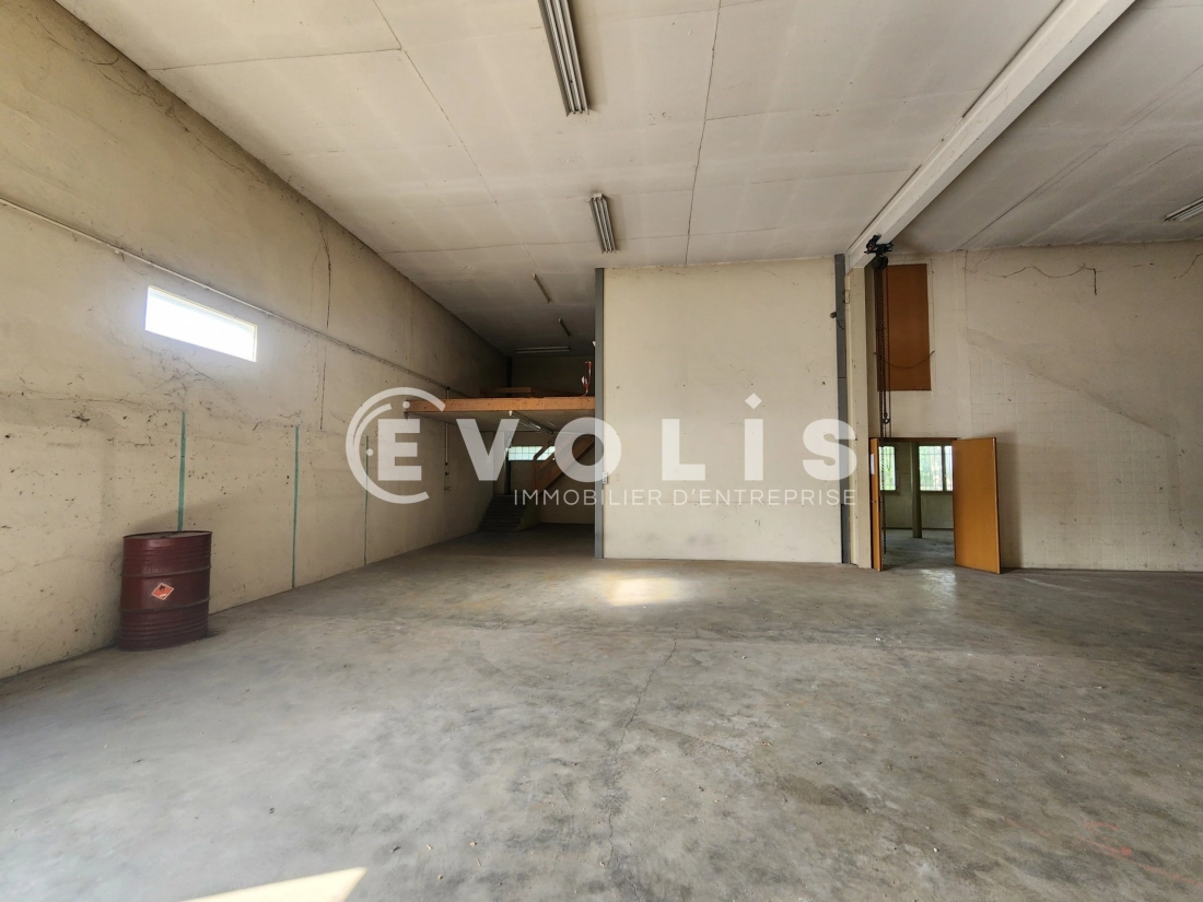 Photo 3 – vente Entrepôts / activités	BOURGOIN JALLIEU (38300)