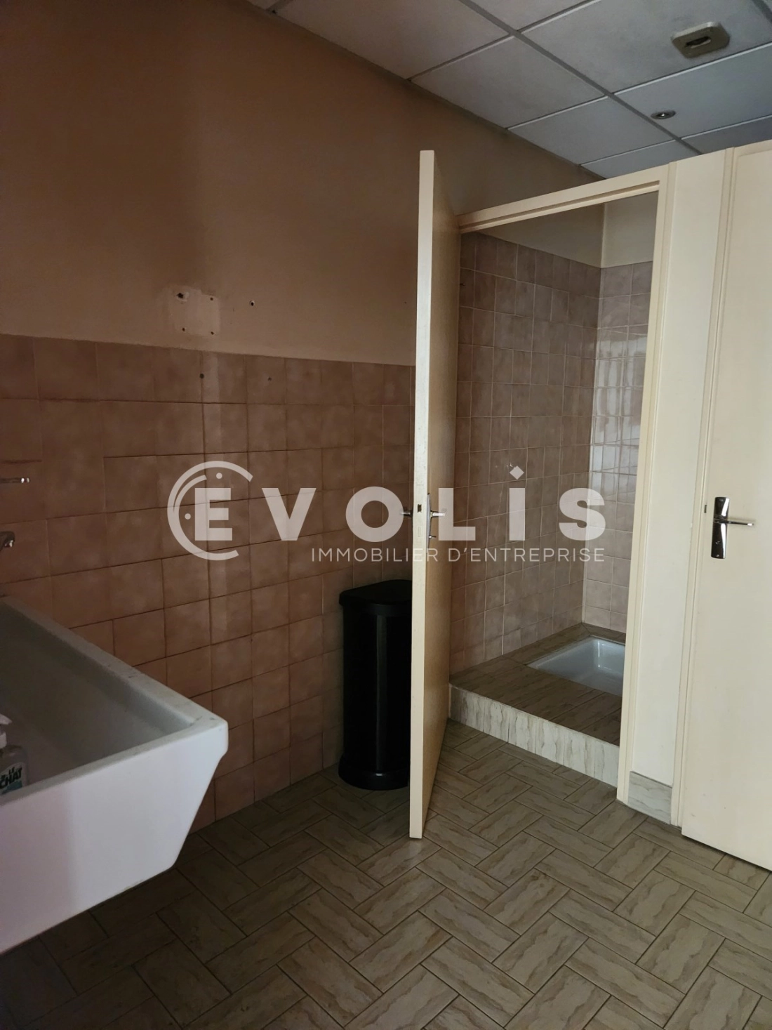 Photo 7 – vente Entrepôts / activités	BOURGOIN JALLIEU (38300)