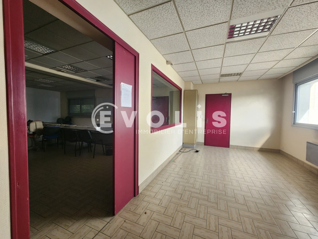 Photo 8 – vente Entrepôts / activités	BOURGOIN JALLIEU (38300)
