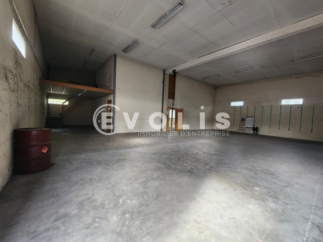 Photo 13 – vente Entrepôts / activités	BOURGOIN JALLIEU (38300)