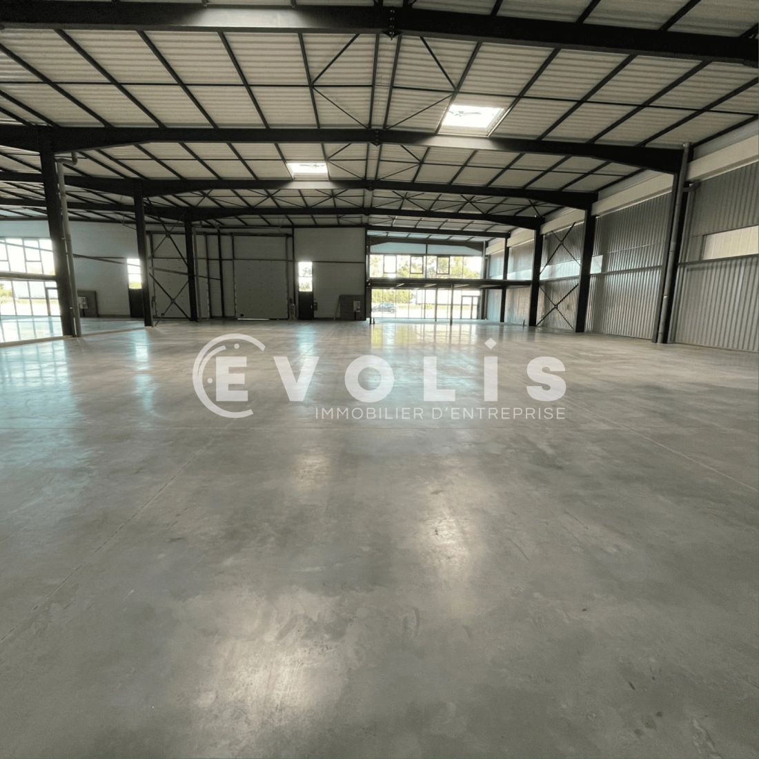 Photo 4 – location Entrepôts / activités	AMBERIEUX (69480)
