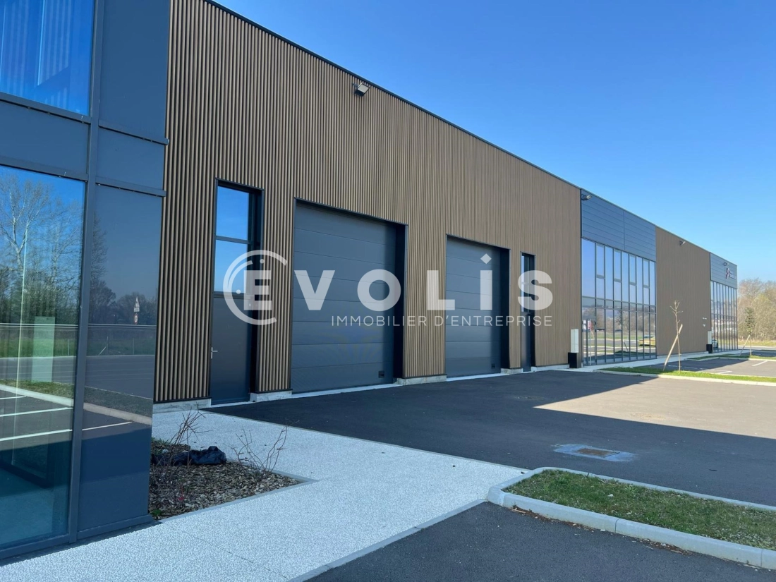 Photo 10 – location Entrepôts / activités	AMBERIEUX (69480)