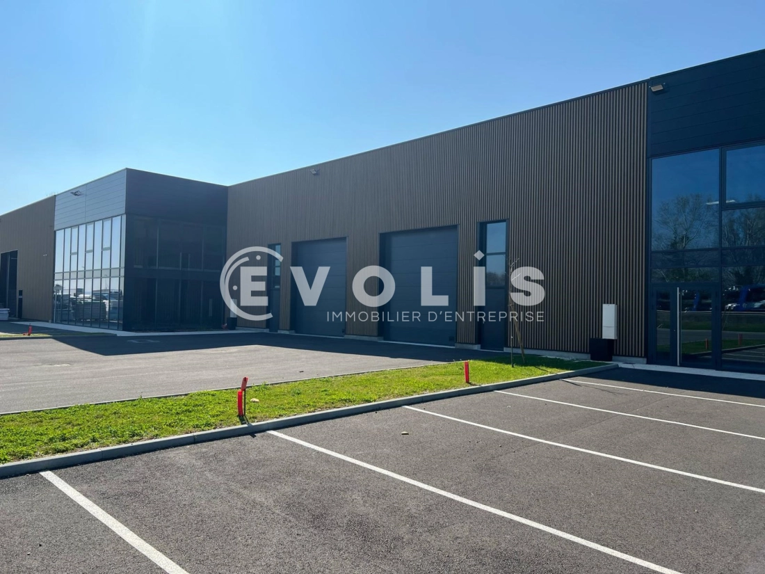 Photo 11 – location Entrepôts / activités	AMBERIEUX (69480)
