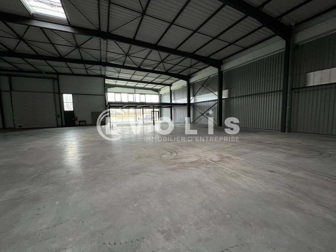 Photo 10 – location Entrepôts / activités	AMBERIEUX (69480)