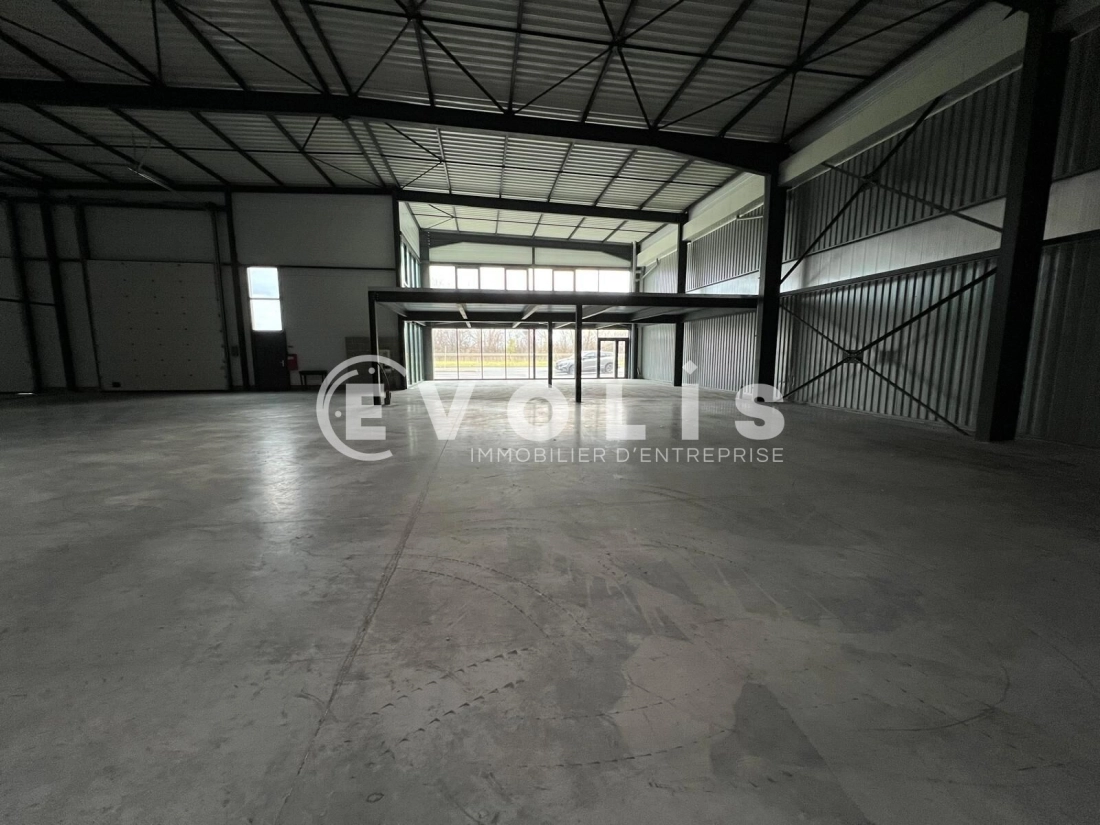 Photo 11 – location Entrepôts / activités	AMBERIEUX (69480)