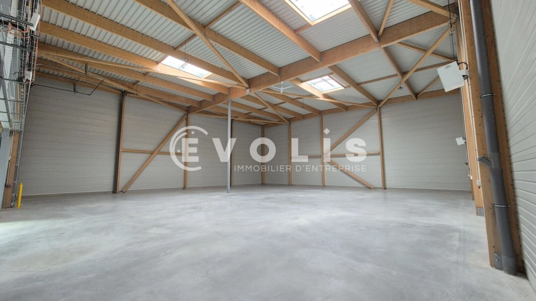 Photo 2 – vente Entrepôts / activités	COURTRY (77181)