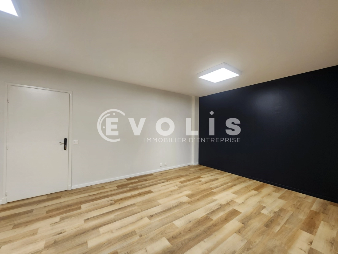 Photo 8 – location Entrepôts / activités	BOURGOIN JALLIEU (38300)
