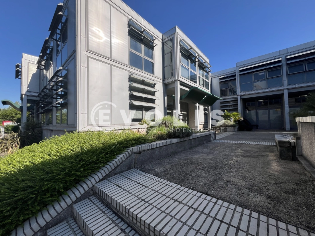 Photo 3 – location Entrepôts / activités	SUCY EN BRIE (94370)