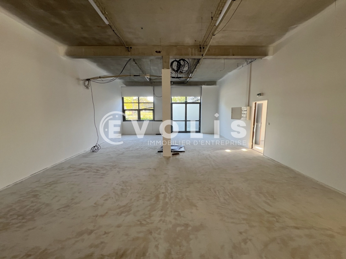 Photo 5 – location Entrepôts / activités	SUCY EN BRIE (94370)