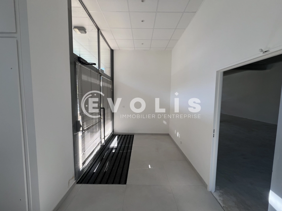 Photo 13 – location Entrepôts / activités	SUCY EN BRIE (94370)