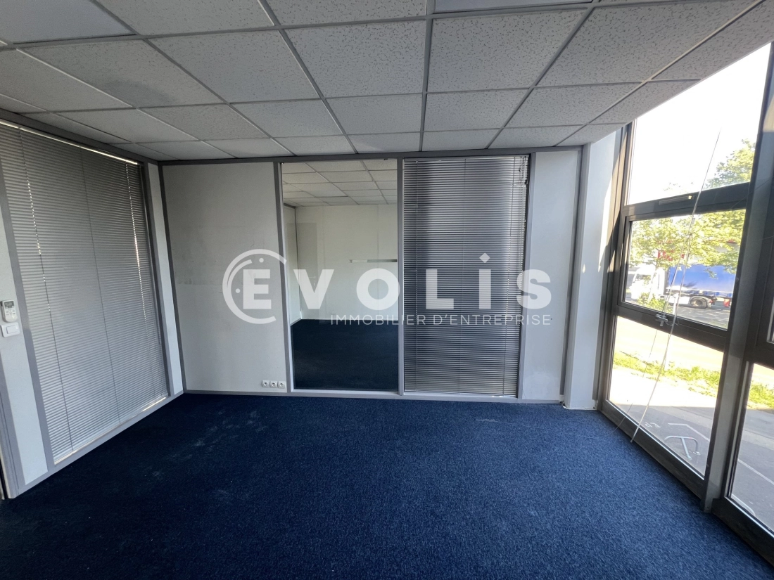 Photo 9 – location Entrepôts / activités	SUCY EN BRIE (94370)