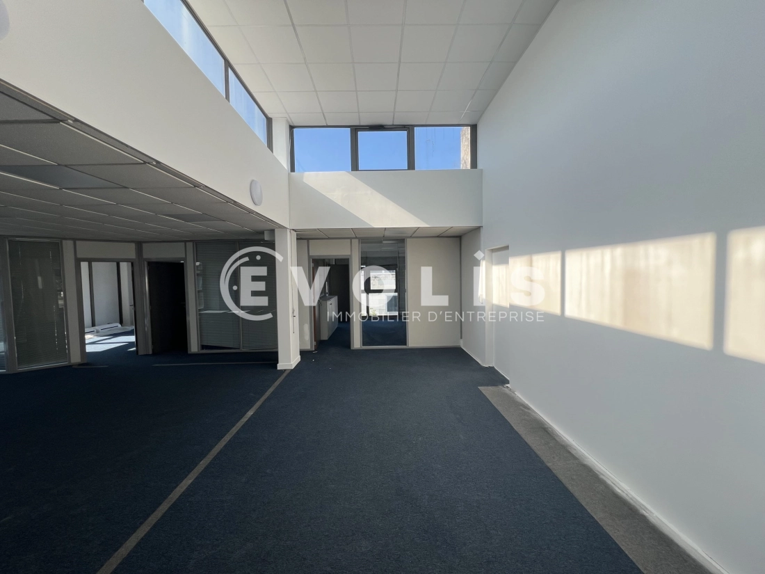 Photo 11 – location Entrepôts / activités	SUCY EN BRIE (94370)
