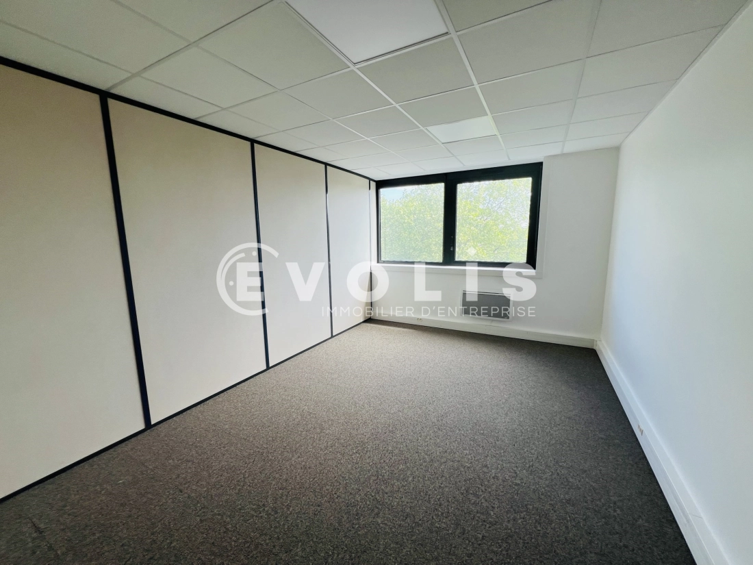 Photo 8 – location bureaux	LOGNES (77185)