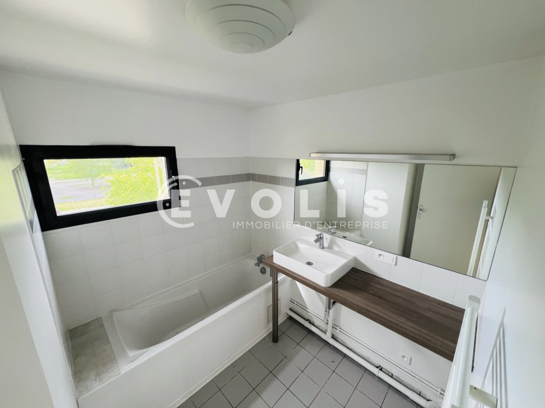 Photo 11 – vente Locaux commerciaux	CHAMPS SUR MARNE (77420)