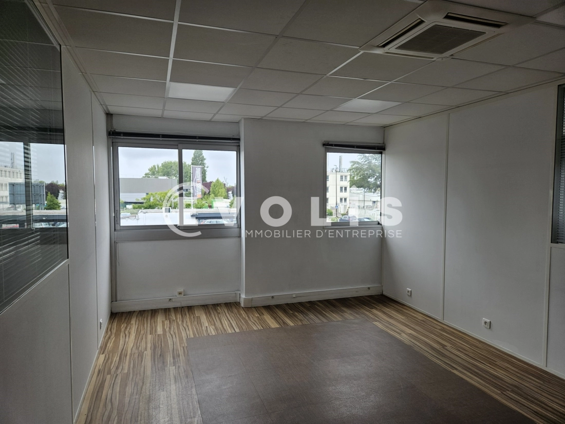Photo 8 – location Entrepôts / activités	LES ULIS (91940)