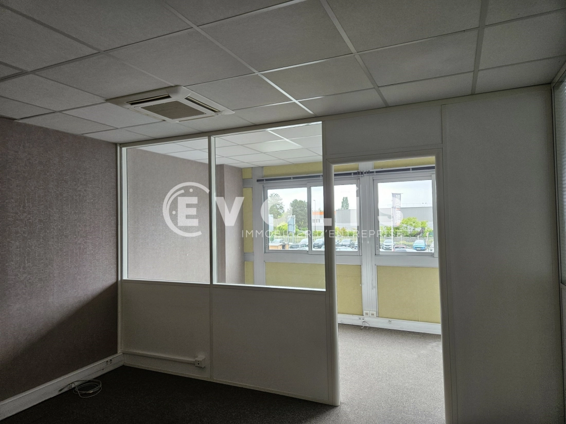 Photo 10 – location Entrepôts / activités	LES ULIS (91940)