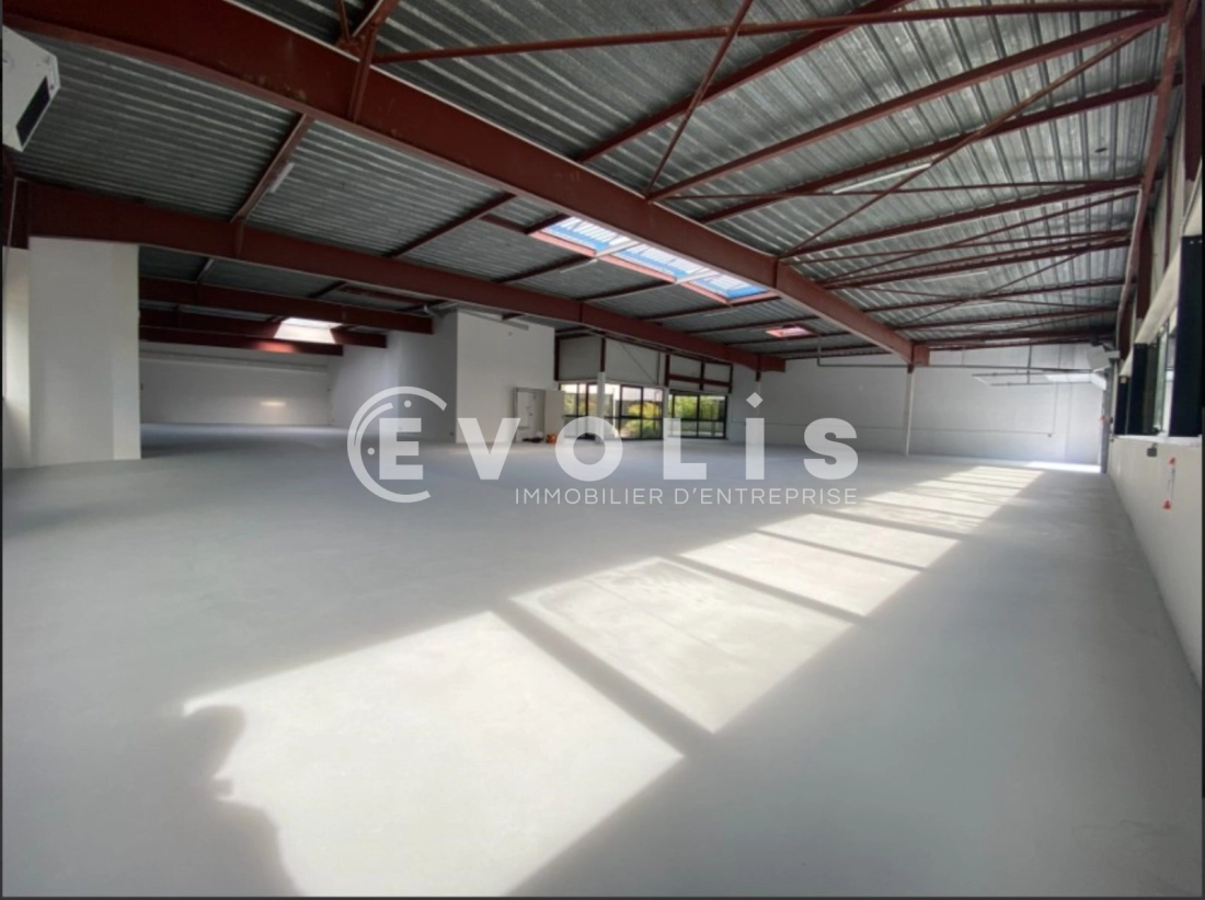 Photo 2 – location Entrepôts / activités	VILLEBON SUR YVETTE (91140)