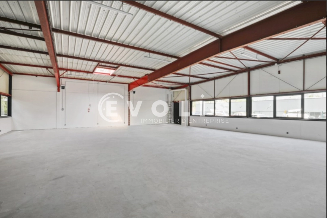 Photo 4 – location Entrepôts / activités	VILLEBON SUR YVETTE (91140)