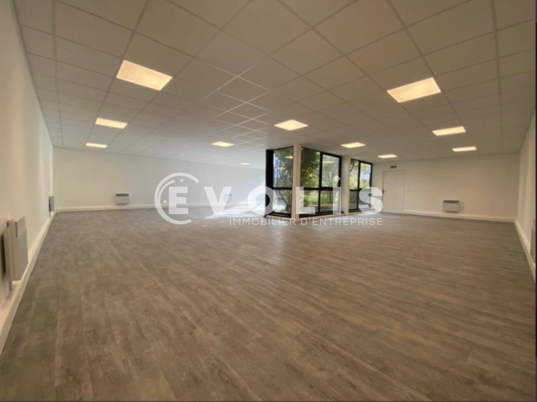 Photo 5 – location Entrepôts / activités	VILLEBON SUR YVETTE (91140)