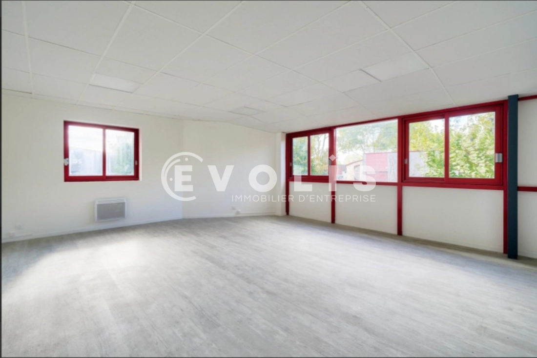 Photo 7 – location Entrepôts / activités	BONDOUFLE (91070)