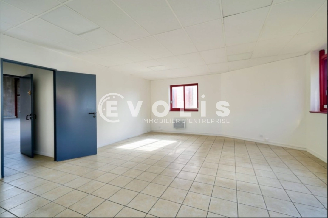 Photo 5 – location Entrepôts / activités	BONDOUFLE (91070)