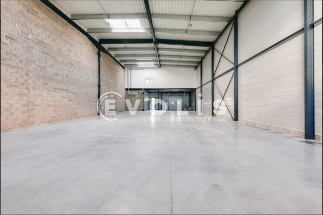 Photo 2 – location Entrepôts / activités	SAINT MICHEL SUR ORGE (91240)