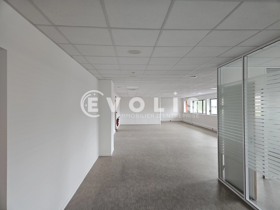 Photo 9 – location Entrepôts / activités	PALAISEAU (91120)