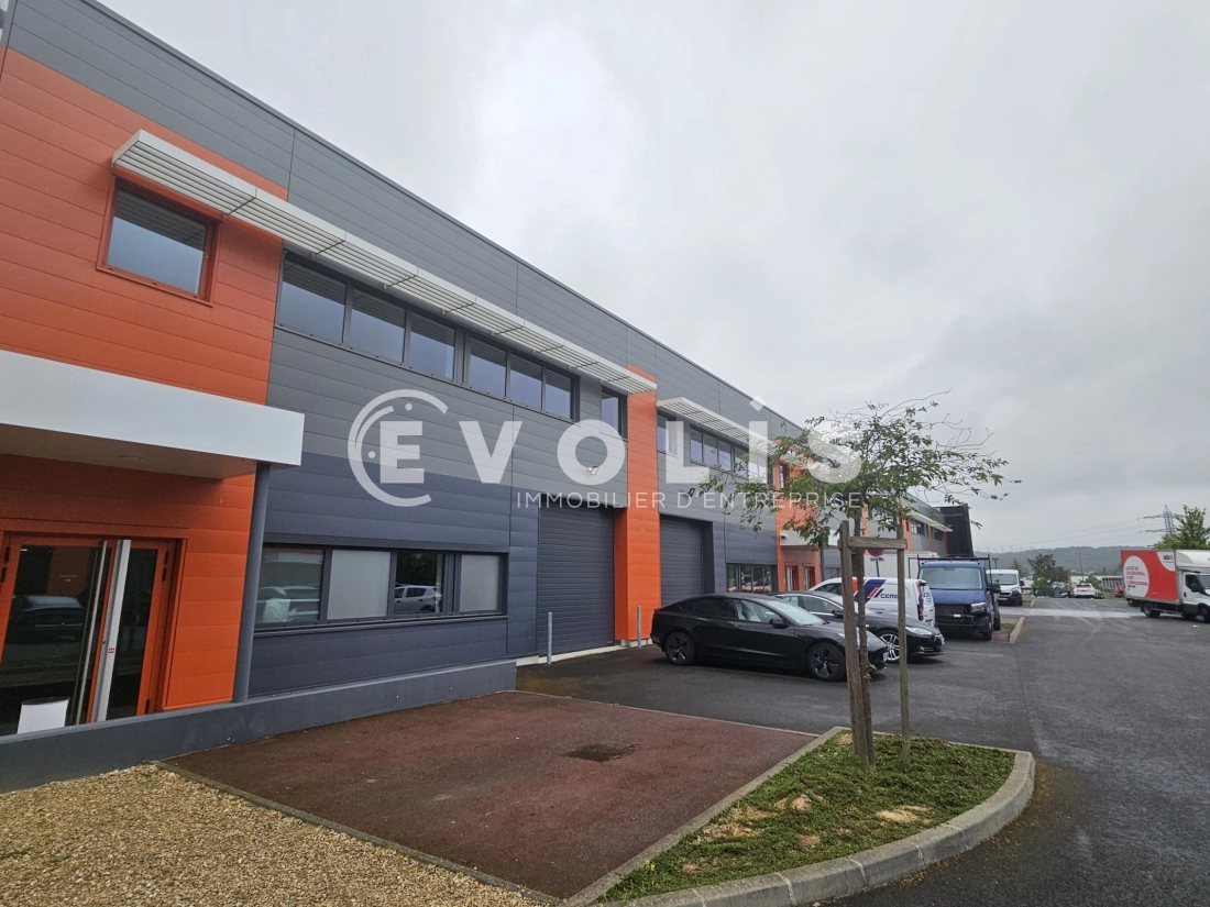 Photo 2 – location Entrepôts / activités	PALAISEAU (91120)