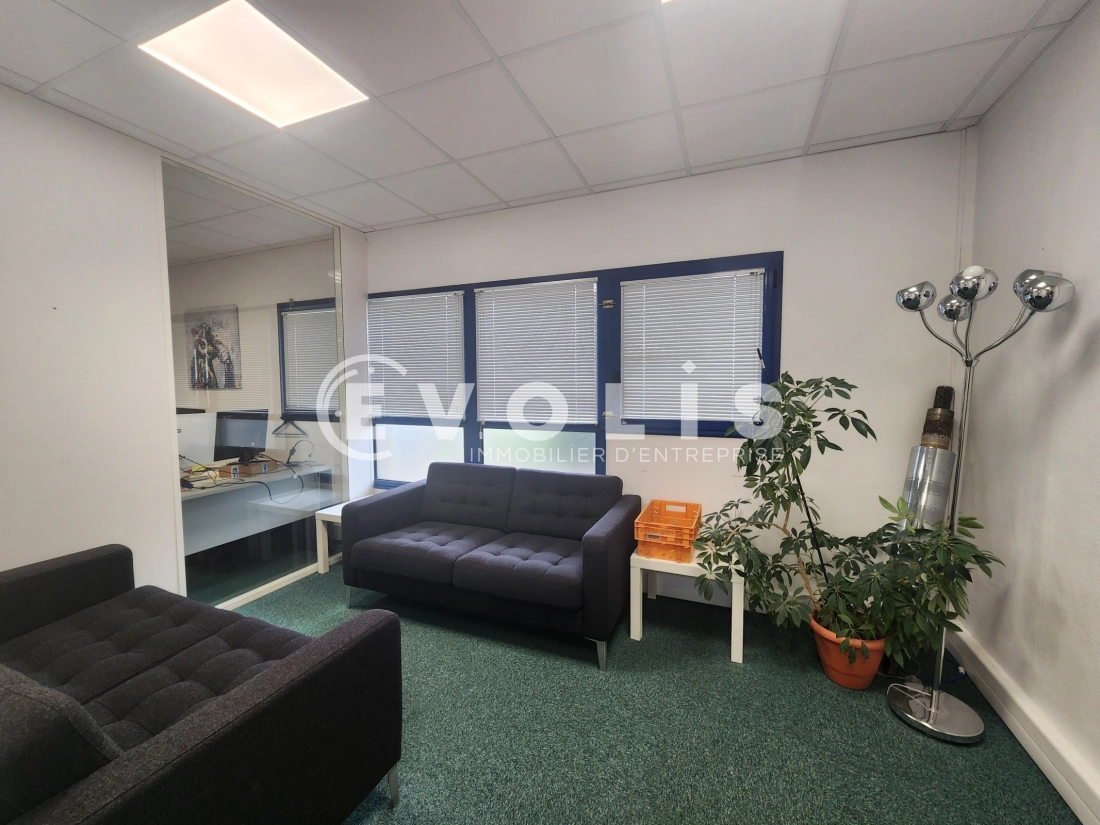 Photo 4 – location Entrepôts / activités	BRON (69500)