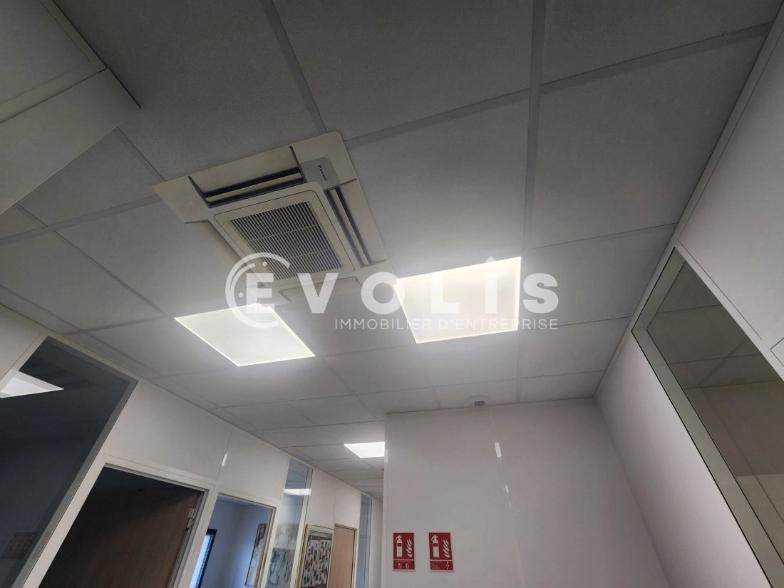 Photo 9 – location Entrepôts / activités	BRON (69500)