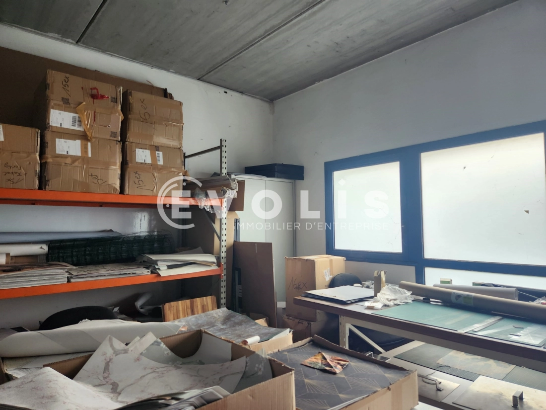 Photo 15 – location Entrepôts / activités	BRON (69500)