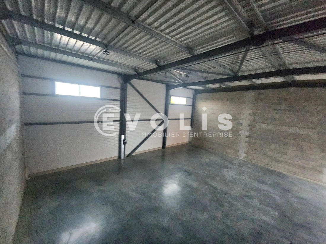 Photo 10 – location Entrepôts / activités	CHASSIEU (69680)