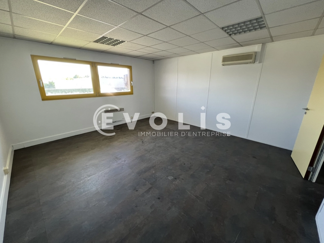 Photo 14 – location Entrepôts / activités	VAULX EN VELIN (69120)