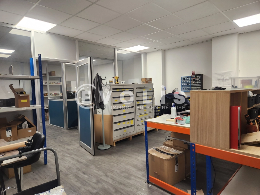 Photo 8 – location Entrepôts / activités	VILLEURBANNE (69100)