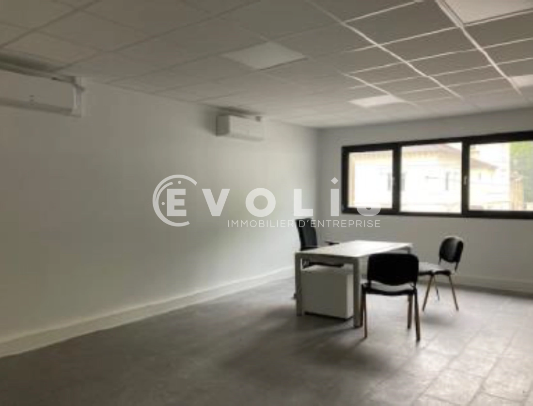 Photo 5 – location Entrepôts / activités	FLEURIEU SUR SAONE (69250)