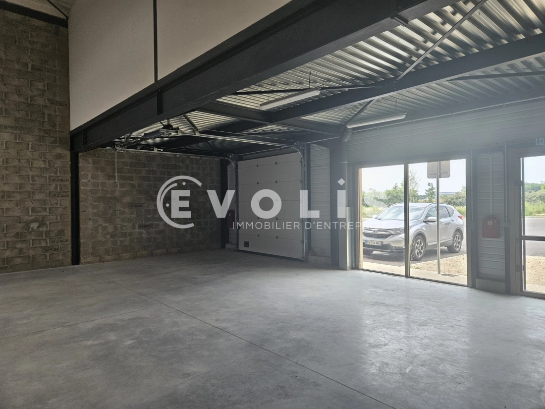 Photo 6 – vente Entrepôts / activités	MAROLLES EN HUREPOIX (91630)