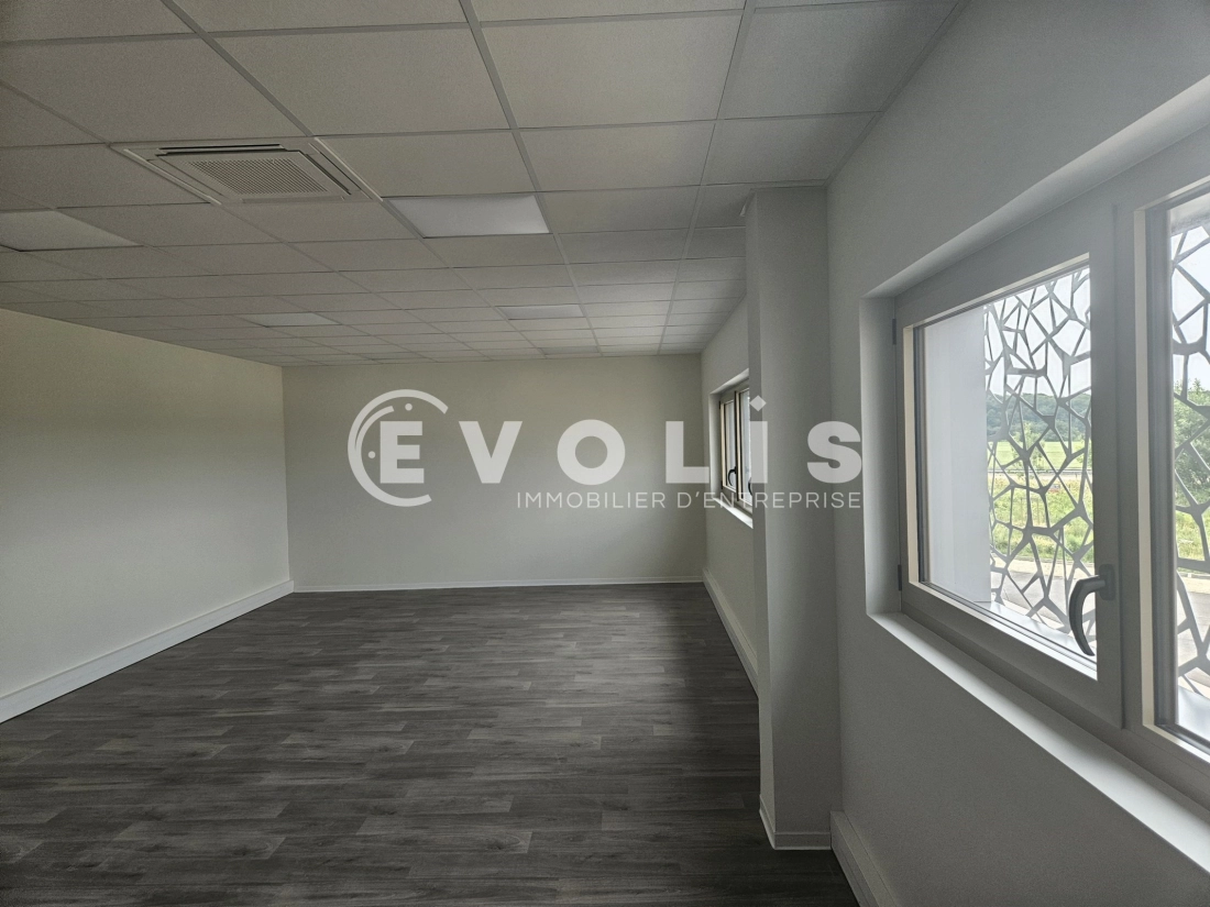 Photo 8 – vente Entrepôts / activités	MAROLLES EN HUREPOIX (91630)