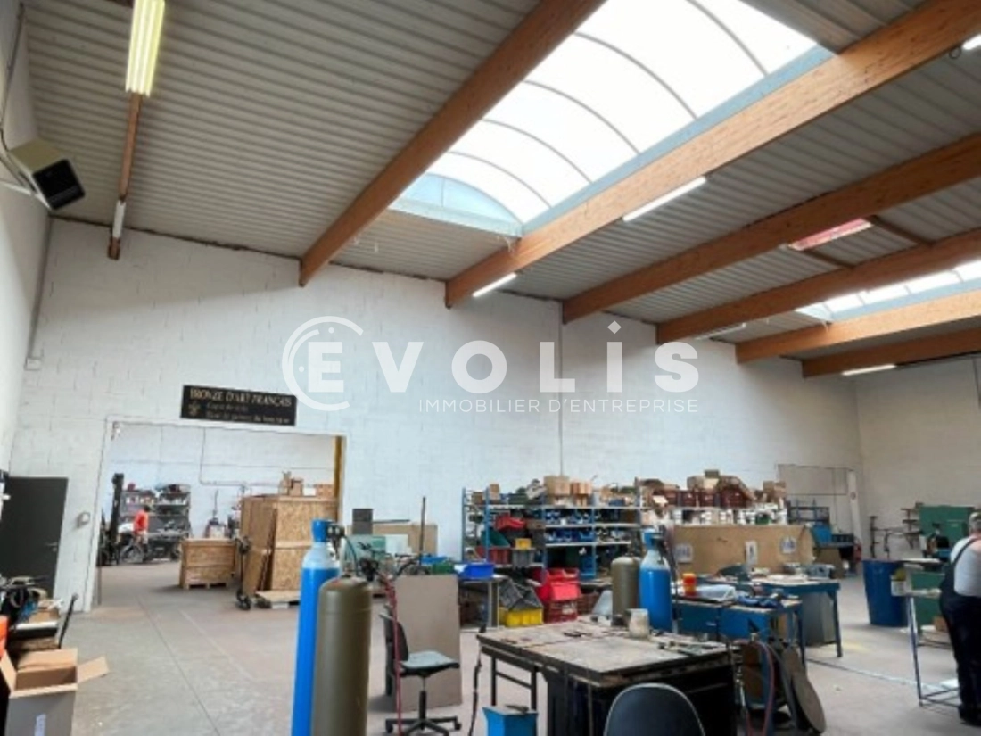 Photo 8 – location Entrepôts / activités	DECINES CHARPIEU (69150)