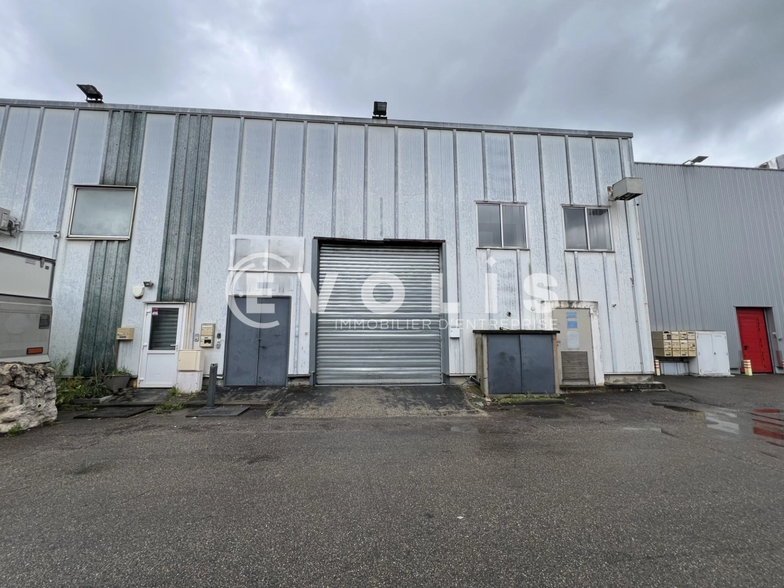 Photo 14 – vente Entrepôts / activités	SAINT PRIEST (69800)