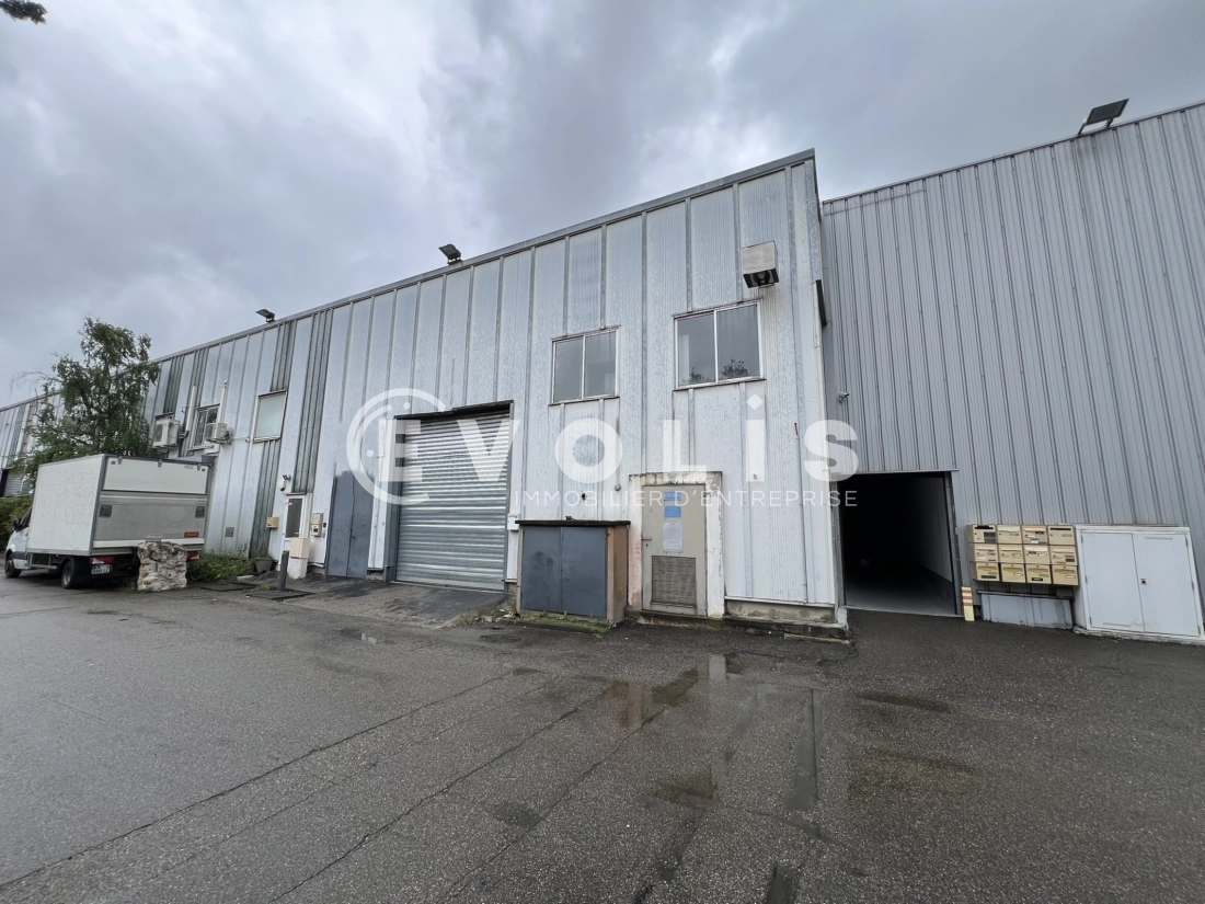 Photo 15 – vente Entrepôts / activités	SAINT PRIEST (69800)