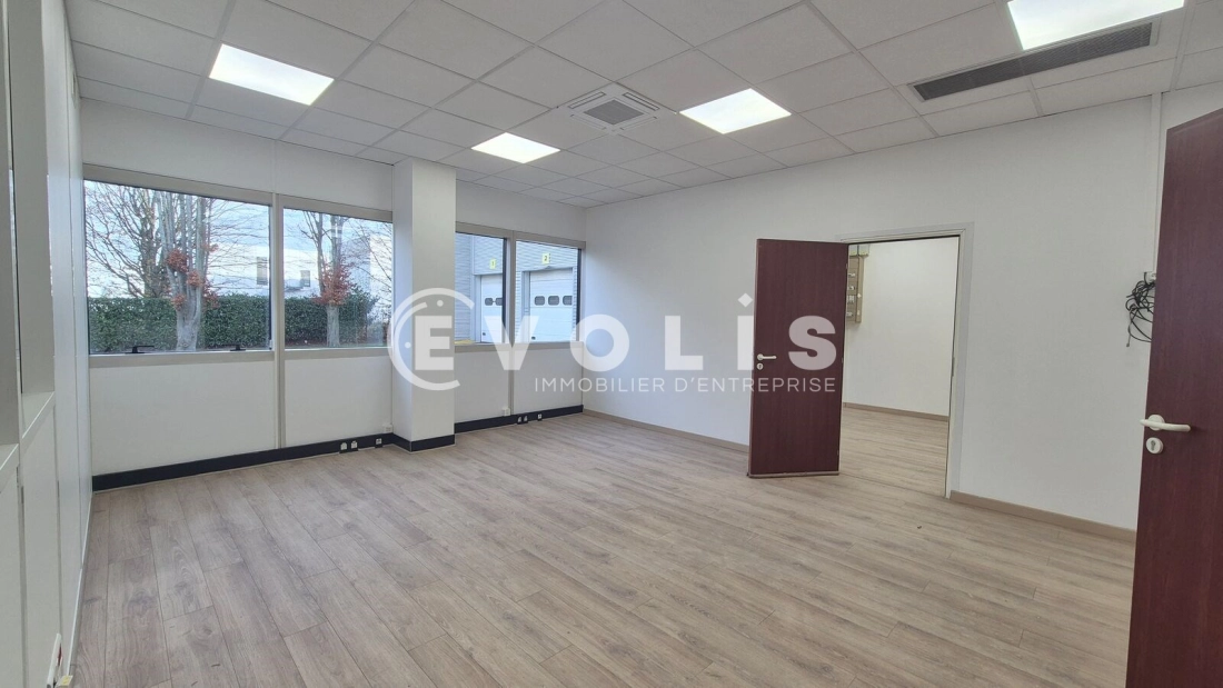 Photo 11 – location Entrepôts / activités	BUSSY SAINT GEORGES (77600)