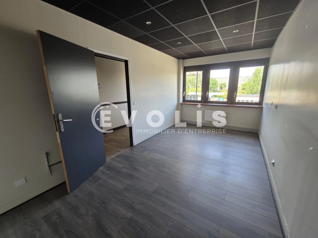 Photo 3 – location Entrepôts / activités	VILLEBON SUR YVETTE (91140)